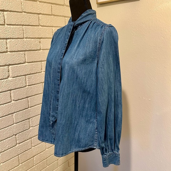 Express Relaxed Denim Tie Neck Portofino Shirt - Picture 4 of 10